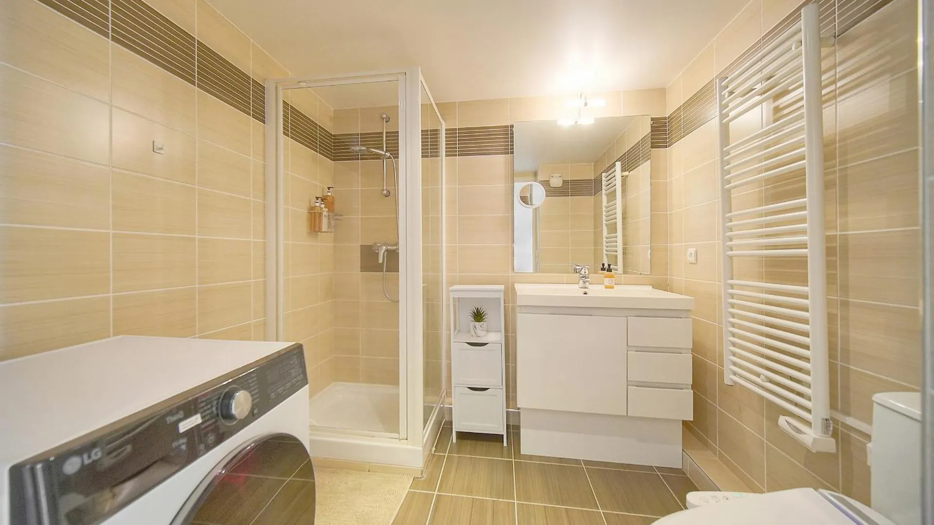 Studio Superbe Et Moderne A0B200 Κάννες